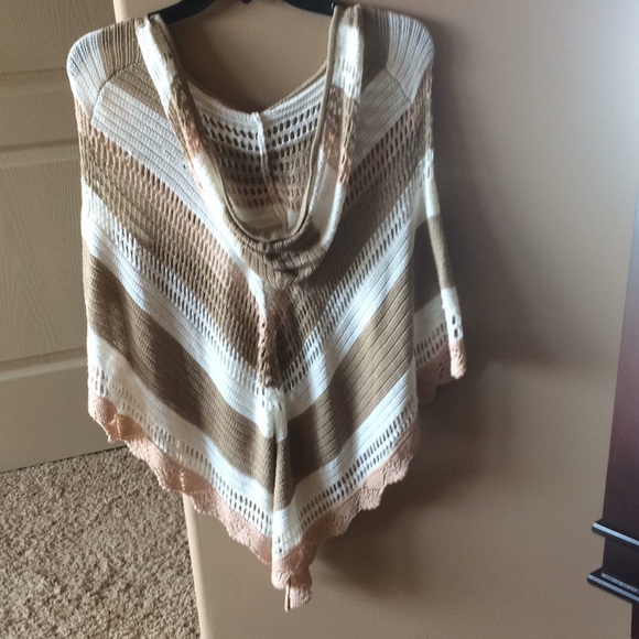 Neutral color sleeveless shirt - Picture 3 of 3